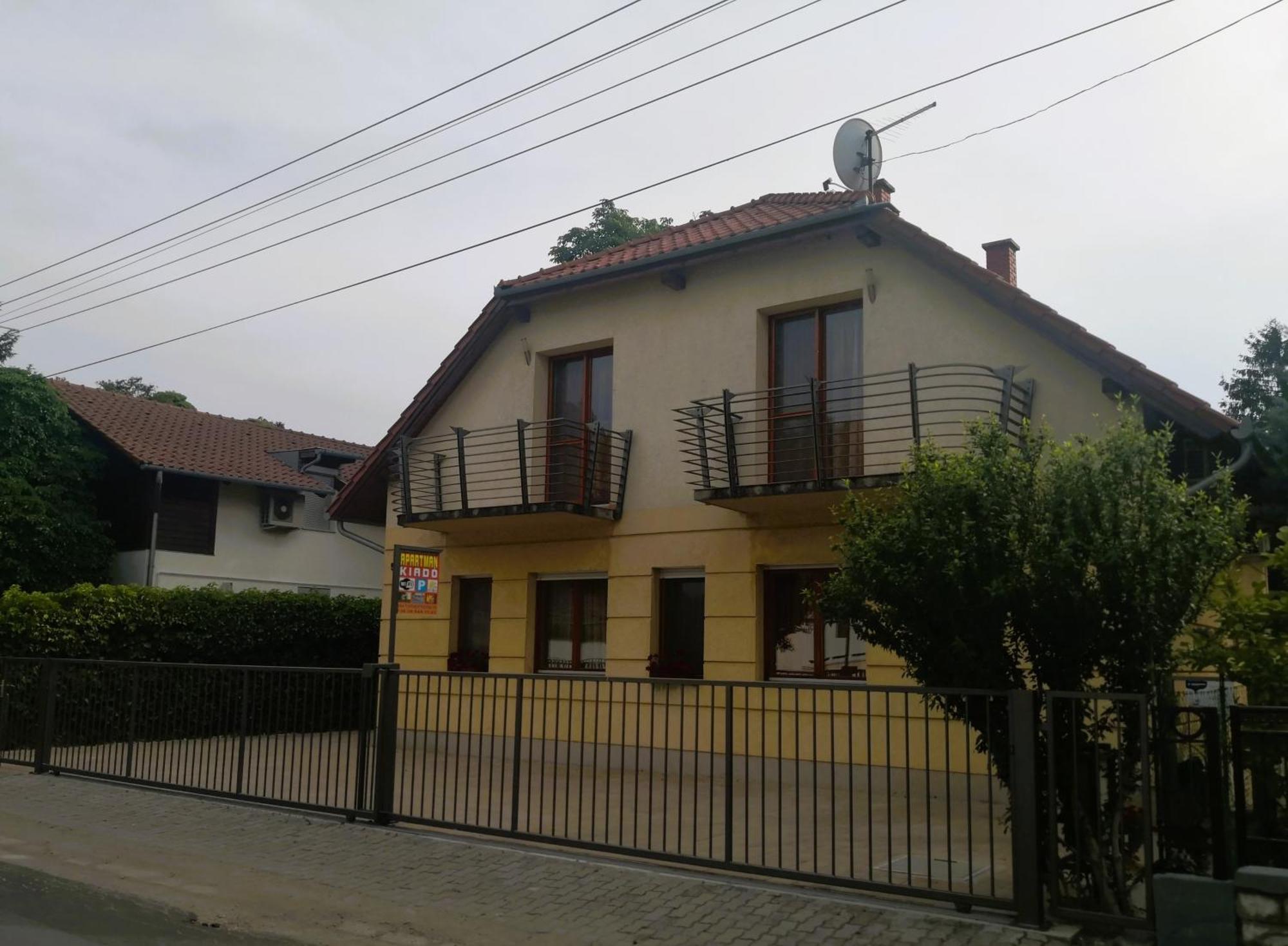 Frank Apartmanház Balatonboglár Exterior foto