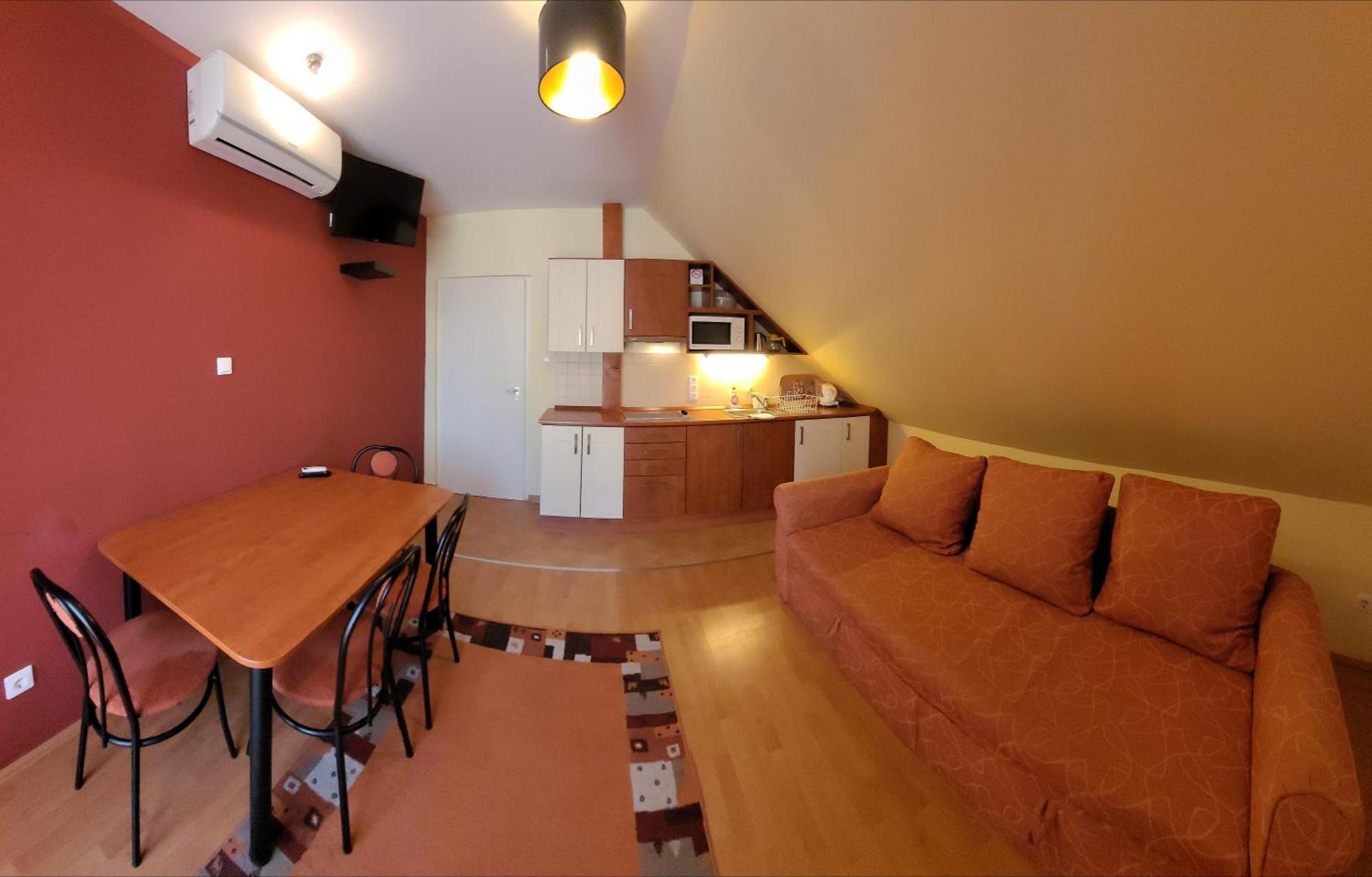 Frank Apartmanház Balatonboglár Exterior foto